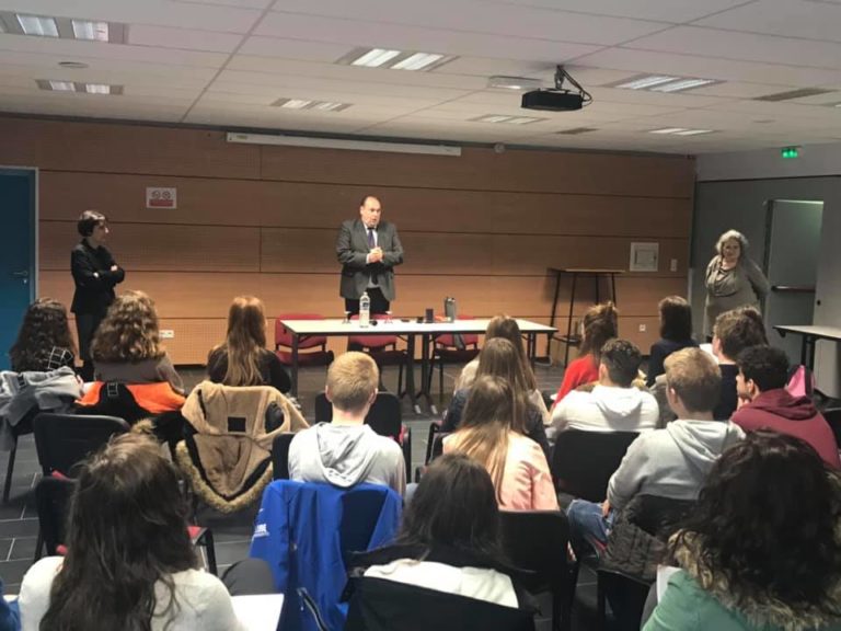 Rencontre avec des collégiens de Hesdin