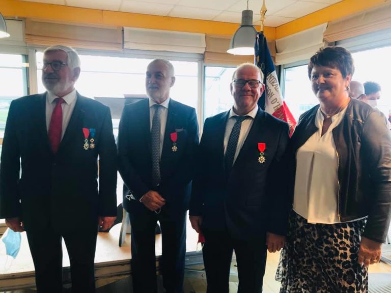 Bruno Margollé reçoit les insignes de Chevalier de la Légion d’honneur