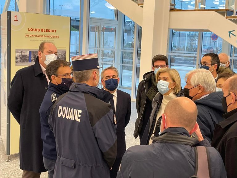 Déplacement de Valérie Pécresse dans le Pas-de-Calais. 
 Après le port de Calais…