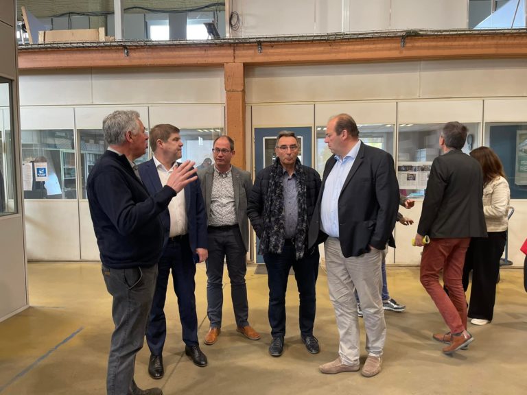 A la rencontre de chefs d’entreprise de l’Hesdinois, avec la venue de Laurent Ri… A la rencontre de chefs d’entreprise de l’Hesdinois, avec la venue de Laurent Ri…