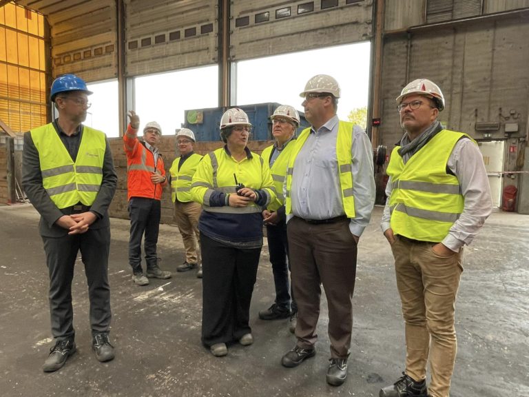Accueilli ce matin sur le site du Tri Valorisation Matière et Énergie (TVME) du … Accueilli ce matin sur le site du Tri Valorisation Matière et Énergie (TVME) du …