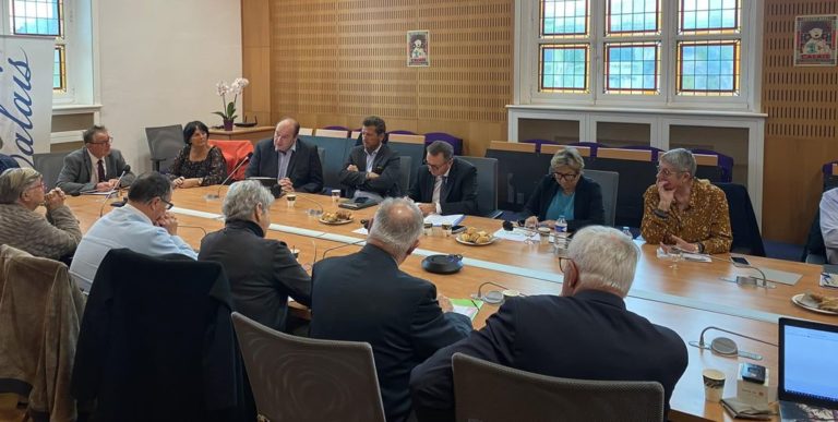 A l’invitation de Frédéric Leturque, Président de l’Association des Maires du Pa…