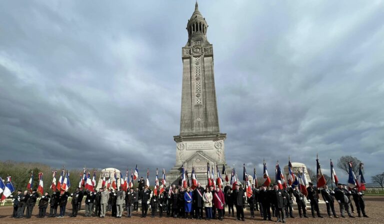 En présence de Patricia Miralles, Secrétaire d’Etat chargée des Anciens combatt… En présence de Patricia Miralles, Secrétaire d’Etat chargée des Anciens combatt…