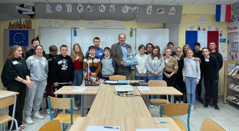 A l’invitation de Madame Thulliez de Cian, directrice de la section d’enseigneme… A l’invitation de Madame Thulliez de Cian, directrice de la section d’enseigneme…