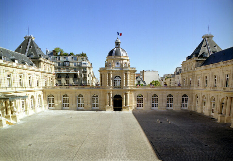 Renforcer la sécurité des maires et leur assurer une meilleure protection : les propositions du Sénat face aux violences à l’égard des élus locaux Renforcer la sécurité des maires et leur assurer une meilleure protection : les propositions du Sénat face aux violences à l’égard des élus locaux